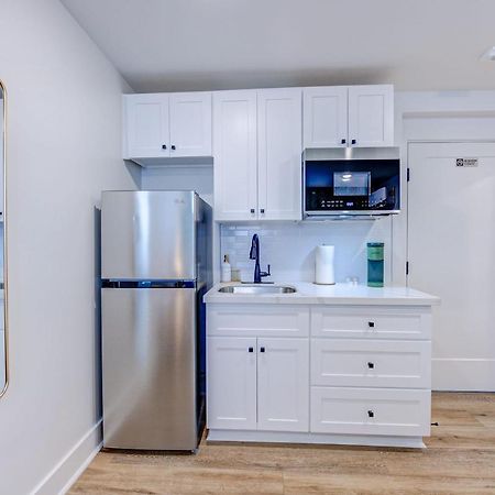 Roaring Tigers Studio Apartment ガルベストン エクステリア 写真