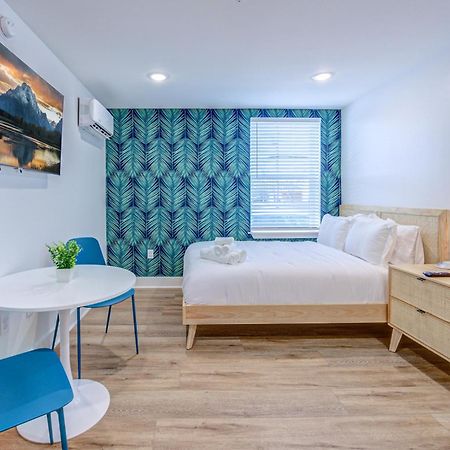 Roaring Tigers Studio Apartment ガルベストン エクステリア 写真