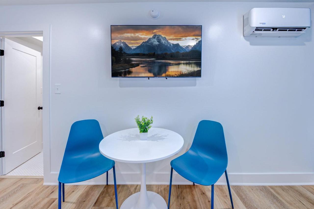 Roaring Tigers Studio Apartment ガルベストン エクステリア 写真
